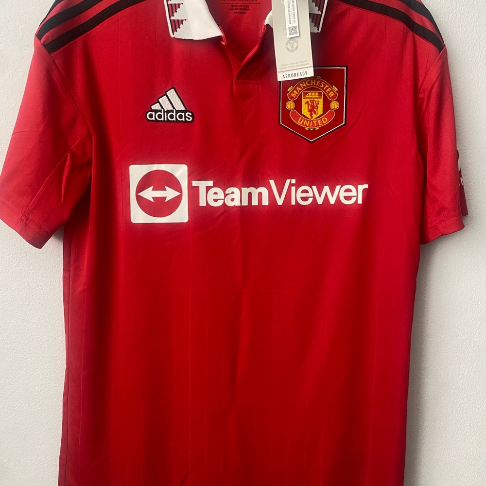 Adidas Manchester United Red Jersey Size Youth XL - Foldable Neck MSRP $70.00